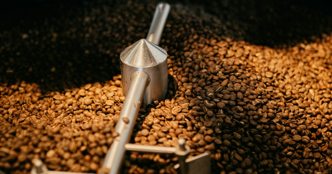 Comment le café torréfié est-il fabriqué ? Découvrez le processus.